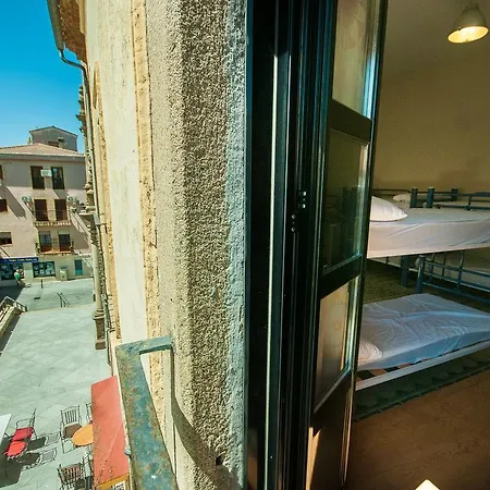 Hostal Santa Ana *
